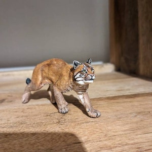 黄金色の猫 プラクルアン ゴールデンキャット アフリカゴールデンキャット 猫 ネコ 山猫 羊毛フェルト アート