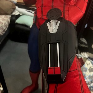 スパイダーマン：ホームカミングのウェブシューター｜スパイダーマンの