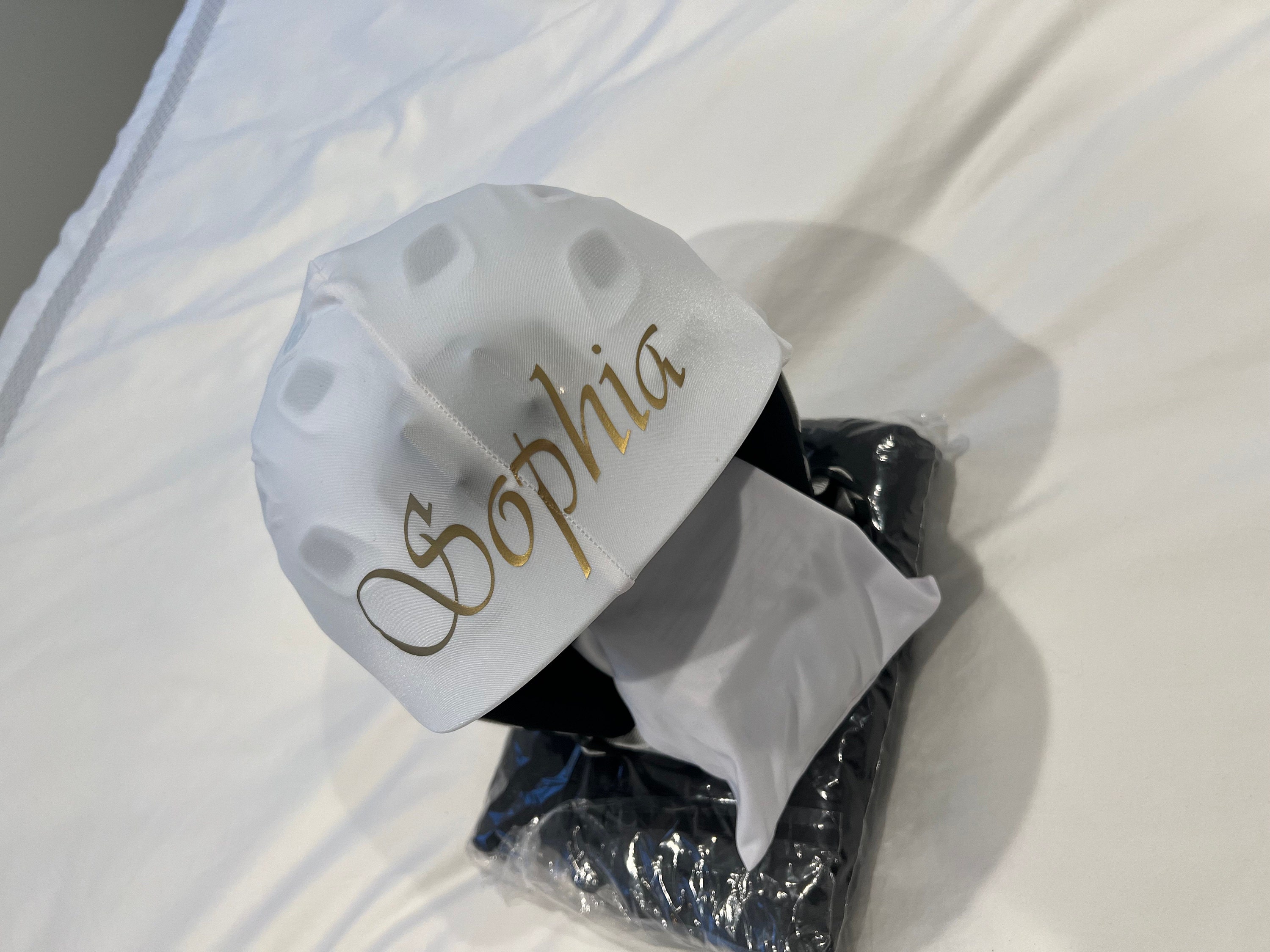 Custom helmet cover in universal size with logo / crest on FRONT (16 colors are available), couvre casque ski