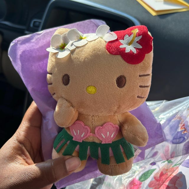 Hello Kitty Edición Limitada HAWAII - Peluche De 6 Pulgadas Con Sarong, Coleccionable Y Adorable