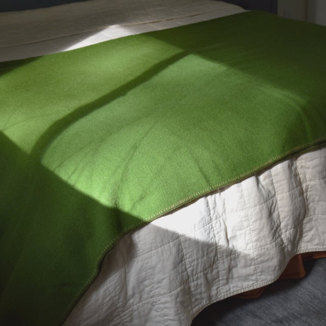 Queen Size Wool Blanket - Grass Green - 90″ X 100″ (229 X Queen Size Wool Blanket - Grass Green - 90″ X 100″ (229 X