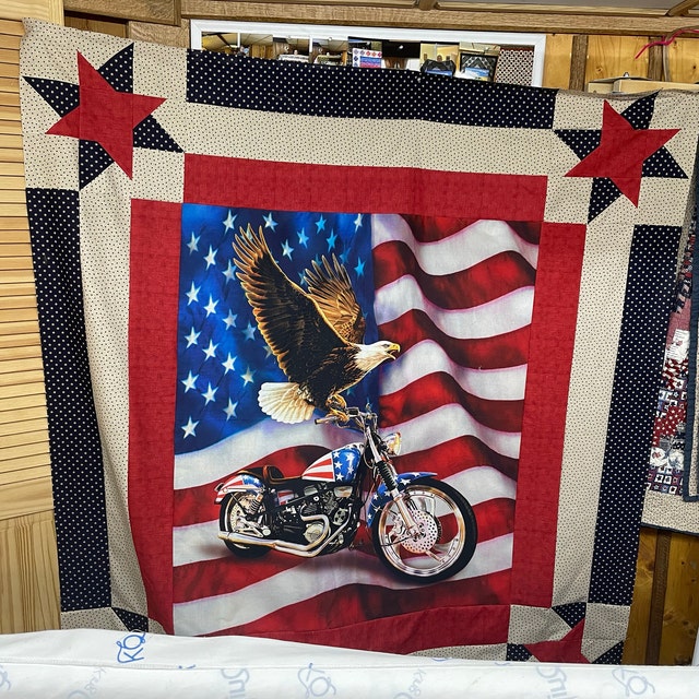 Drapeau Américain Avec Des étoiles Et Des Rayures Agitant Pour Le
