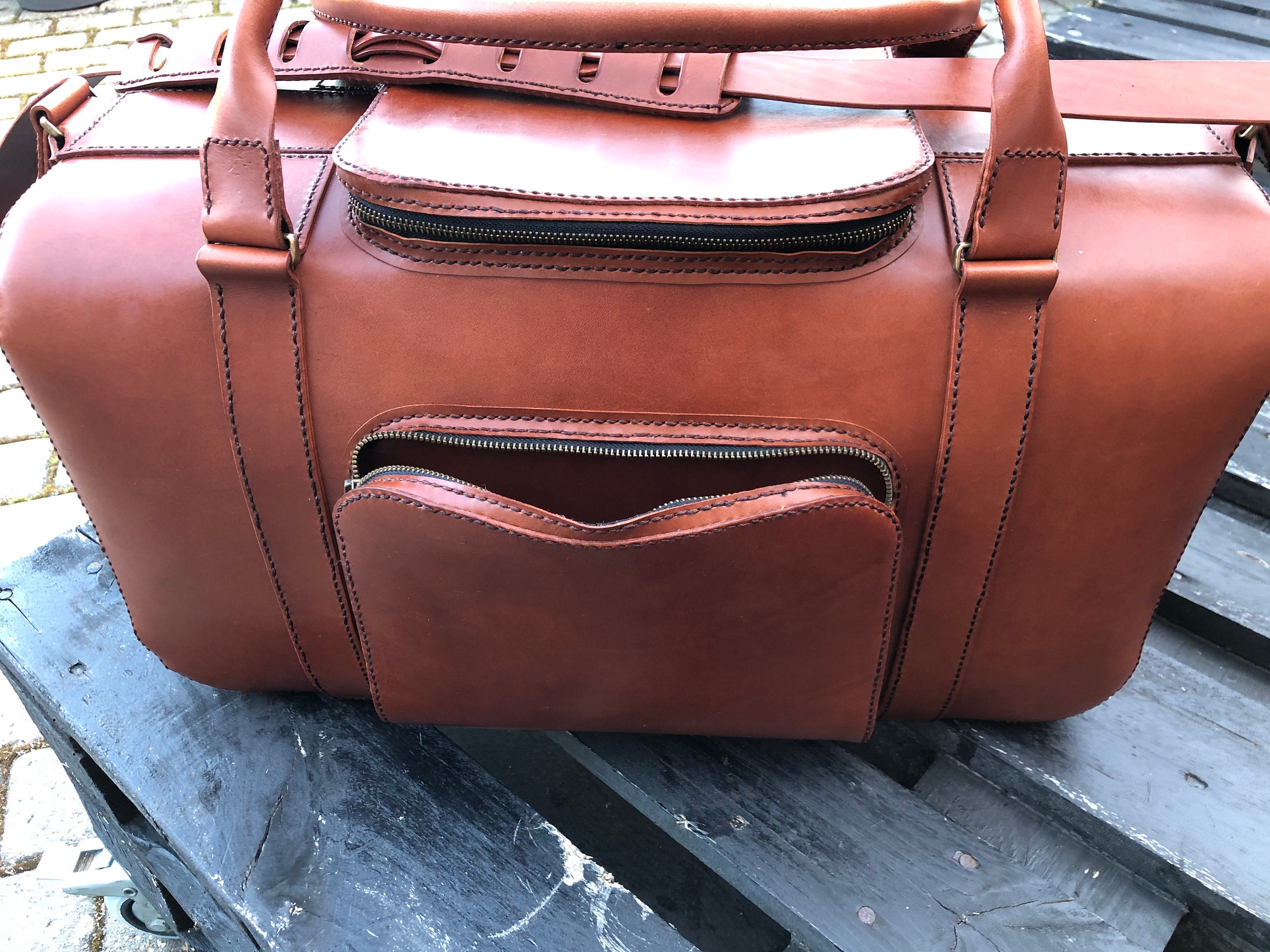 Leather Duffle bag pattern PDF by Leatherhub