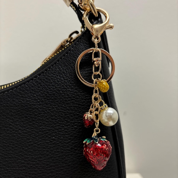 STRAW CHARM KEYCHAIN