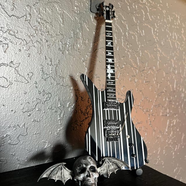 AVENGED SEVENFOLD Synyster Gates Mini Guitar Memorabilia Free