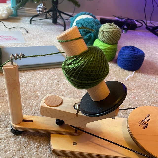 Jumbo Yarn Winder - Perfect for knitter — Hobby & Crafts LLC %