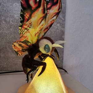 モスラ召喚ピラミッドランプ：ゴジラ×コング モンスターバース LED