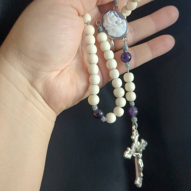 Lent Rosary Made With Purple Wood and Amethyst Gemstone Beads, Holy Face of  Jesus Center and Micro Cord Catholic Gift -  Canada