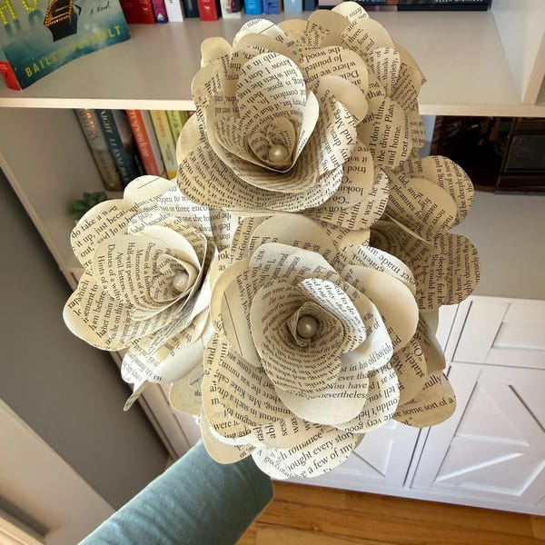 Custom Book Page Roses, Book Lover Gift, Book Flowers, Paper Flowers ...