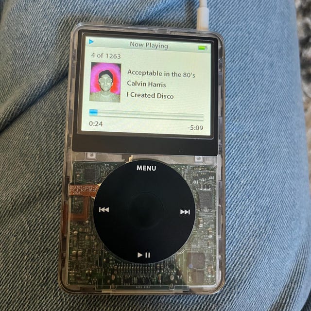Apple iPod Classic - 第 5 世代、クリア+ブラック (3000 mAh