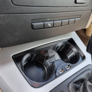 BMW E90 USB Ladegerät mit Getränkehalter einfache Installation  Mittelkonsole Ablagefach E91 E92 E93 Tuning M3 -  Österreich