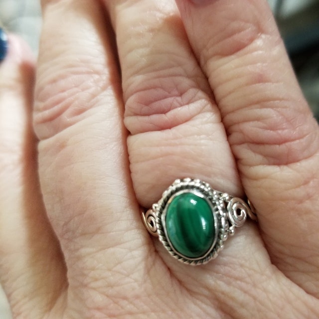 Malachite Oval Stone Triquetra Ring | 925 Sterling Silver Vintage Boho Gypsy Ring (Size 7)