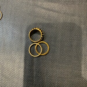 緑と18金の三角形デザインリング、専用です❗ White Ceramic and .10 ct. t.w. Diamond Ring with 14kt Yellow