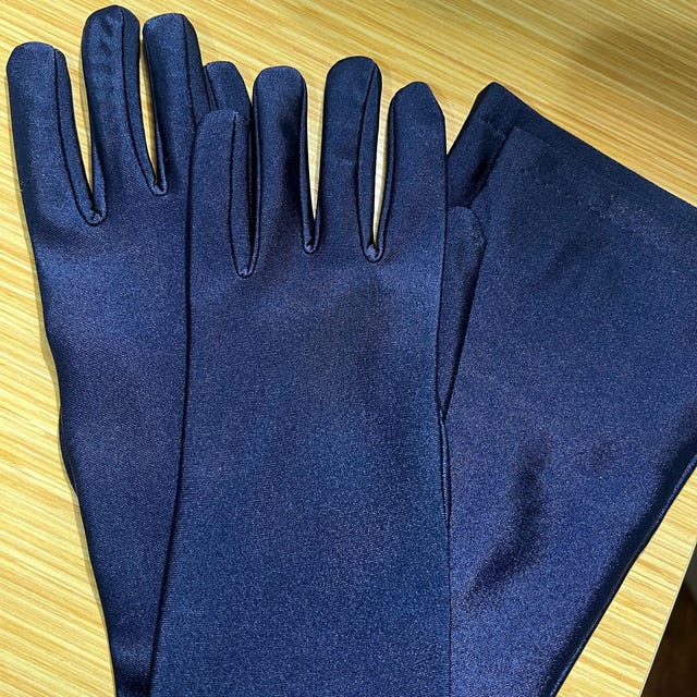 Guanti e muffole da donna in raso senza dita