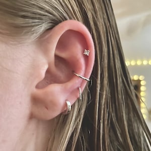 Simple Band Ear Cuff • ear cuff no piercing • gold ear cuff • ear cuff non pierced • fake helix piercing • silver ear cuffs • fake piercings photo