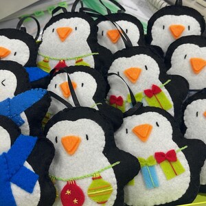 ペンギンのオーナメントパターン フェルトクリスマスデコレーション