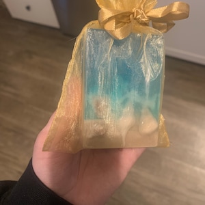 Morgan hat ein Foto des gekauften Artikels hinzugefügt