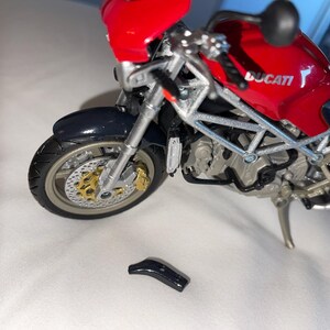 ドゥカティ モンスター S4、スケール 1/12 モデルバイク、ダイキャスト