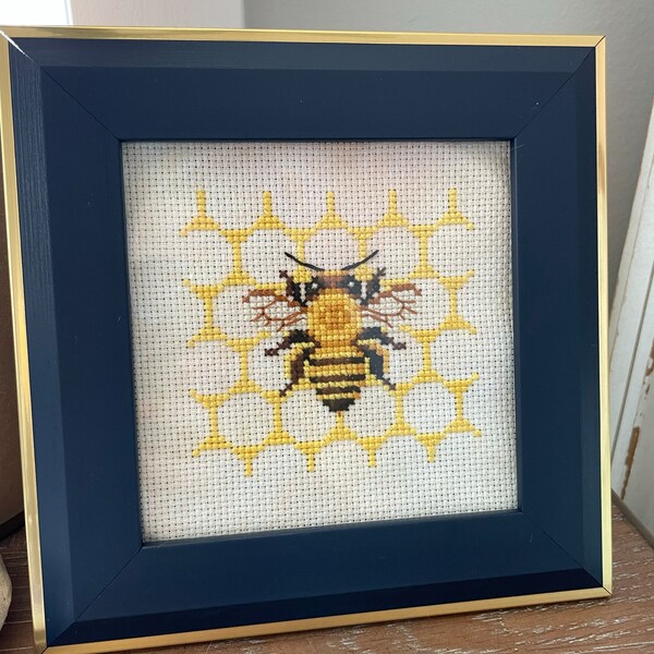 Honey Bee Cross Stitch Pattern PDF - Honey Bee Embroidery Pattern ...