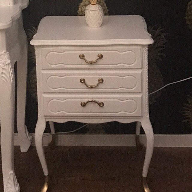 Möbel mit Geschichte in Handarbeit veredelt von VintageSchmiede