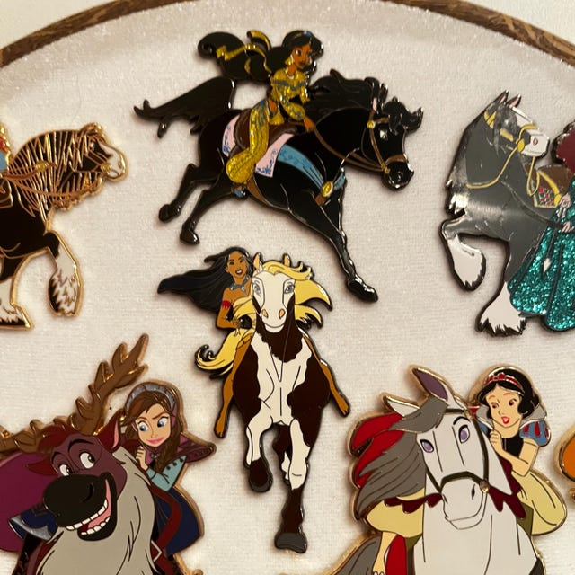 ジャンボサイズのポカホンタス乗馬馬ディズニーファンタジーピン！高さ