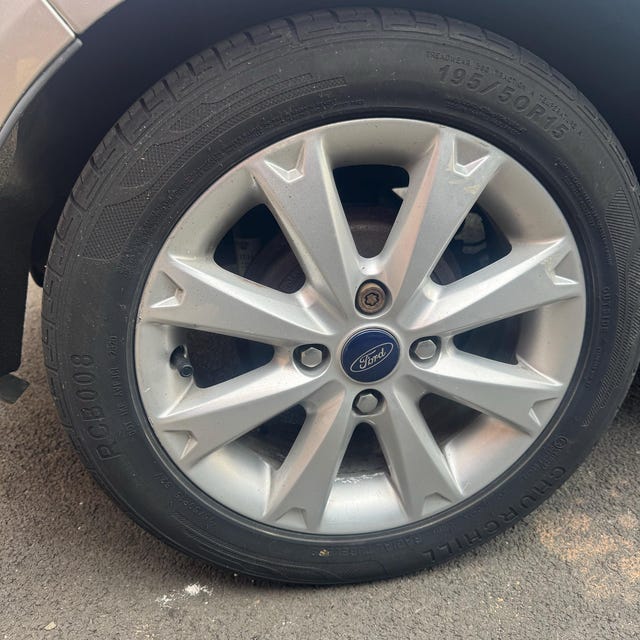 Biomar Labs 4 X Center Hubcaps, Compatible With Ford Centre Caps For Alloy Wheels, 54 Mm (Silver, Black CF 3