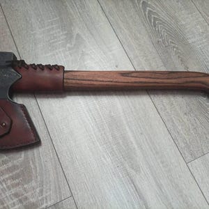 鍛造トマホーク斧：高炭素鋼、レザーシールド、ブッシュクラフト斧