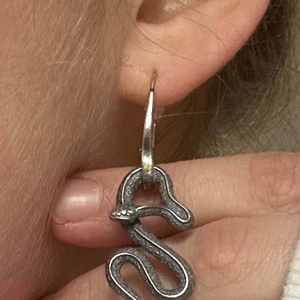 Vampire Coffin Inverted Cross Necklace - Gothic Skull Pendant For Men & Women