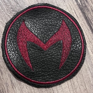 スカーレット・ウィッチ - 機械刺繍用マーベル・アベンジャーズ パッチ