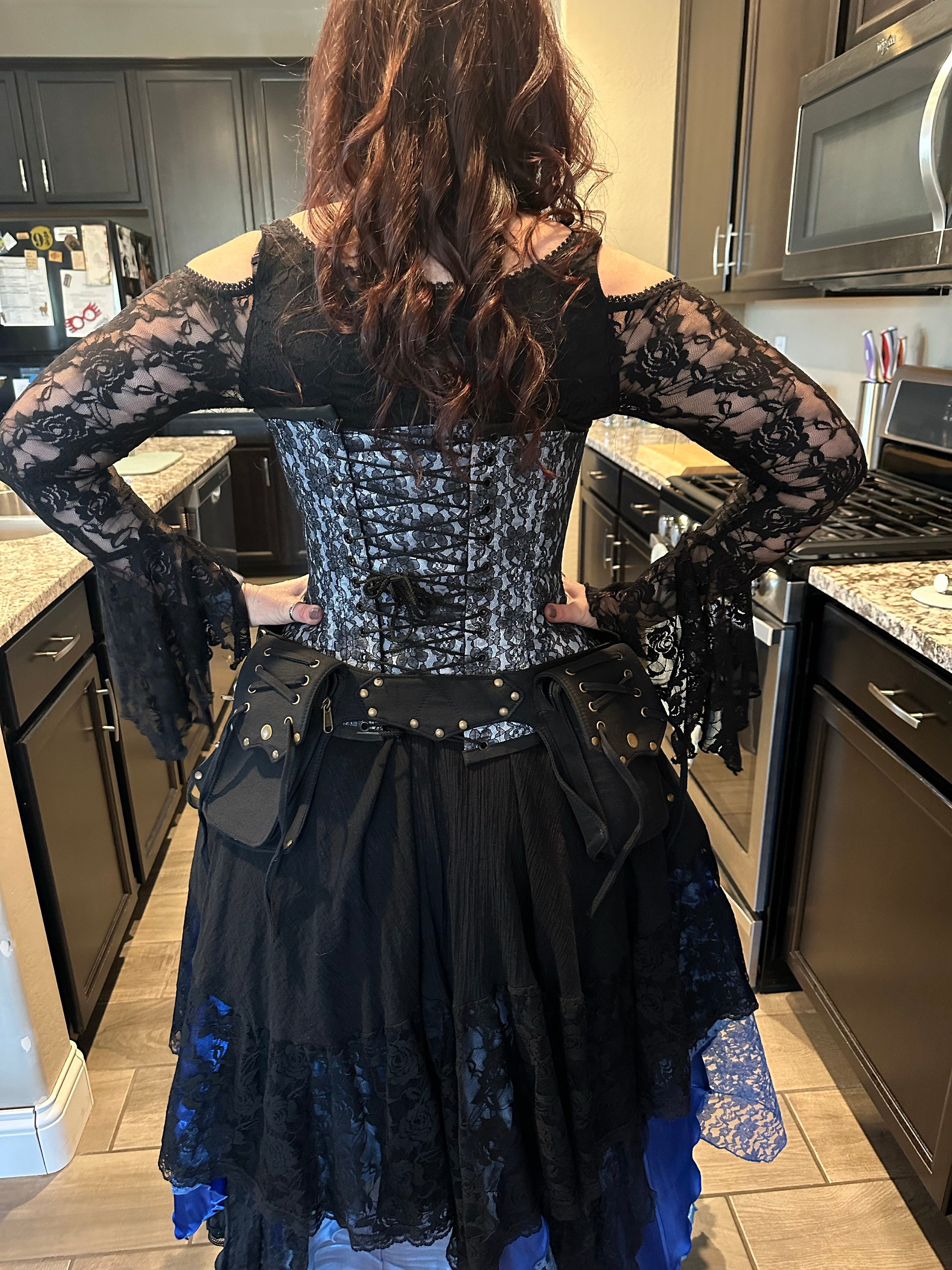 Pocket belt ~ Utility belt ~ Festival and travel hip bag ~ With 5 pockets ~ Black cotton ~ Unisex ~ The Celticbelt