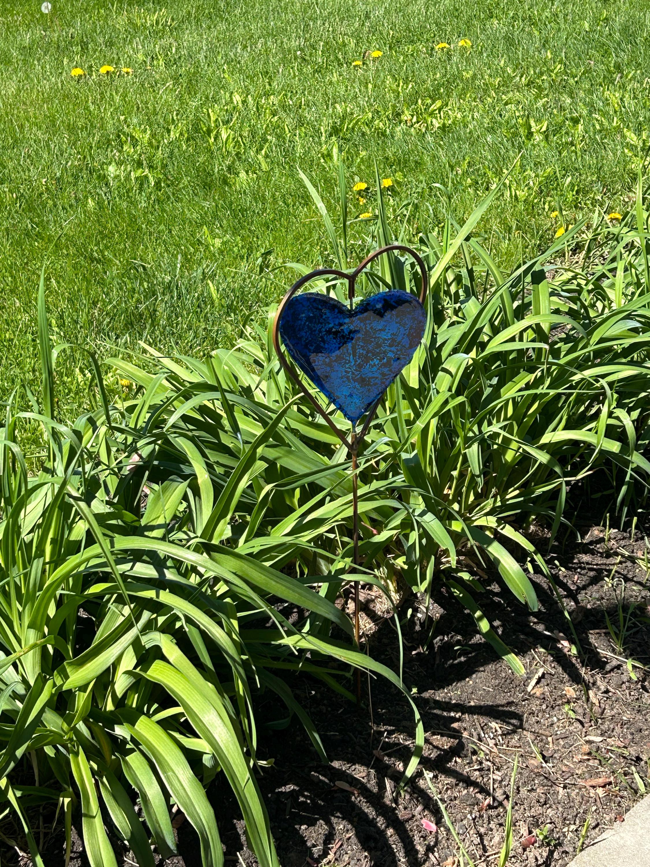 Blue Heart Disc Garden Stake, Plant Stake, Garden Decor, Landscape Stake, Plant Decor, Gardening Tools, Gardener Gift, Gift for Mom, Garden