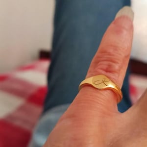 Custom Oval Signet Ring - Dainty Engraved Initial Ring - Personalized Gold Pinky Ring - Christmas Gift - Personalized Mini Ring - Mom Gifts