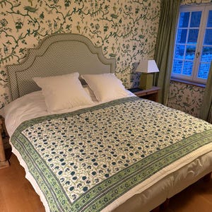 Victoire added a photo of their purchase