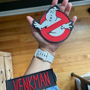 Patchs Ghostbusters avec noms des personnages du film et logo
