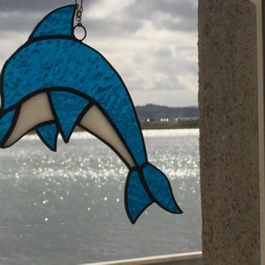 Details about   4 1/2"   fish dolphin Stained Leaded Art Glass Suncatcher  green or blue 
