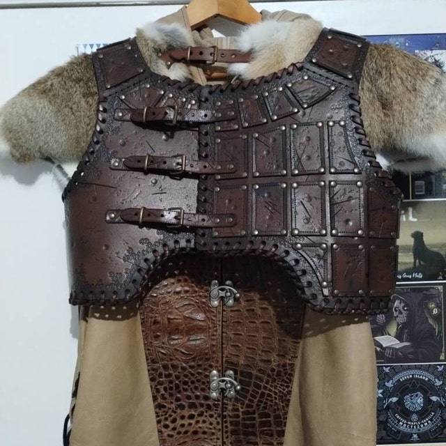 スタッズレザーアーマー - LARP、コスプレ、コレクターに最適 スタッズレザーアーマー - LARP、コスプレ、コレクターに最適