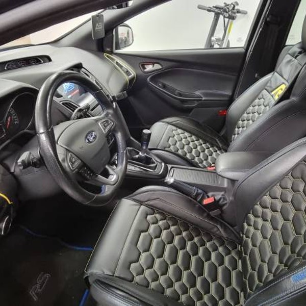 Ice Skate Print Pattern Universal Fit Car Seat Covers
