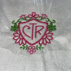 CTR フローラル アップリケ マシン刺繍デザイン - 即時