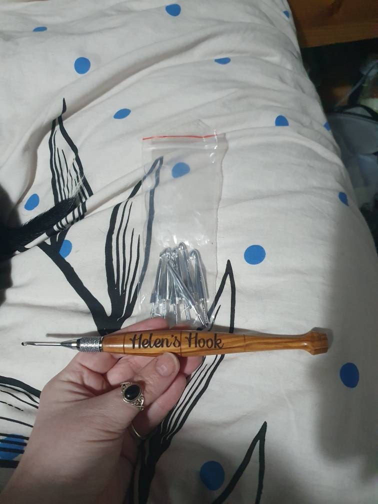 Olive Wood Crochet Hooks, Yarn Hook Set, Handmade Crochet Hooks, Gift for Crafter, Mothers Day Accessories, Crocheters Gift, Set of 8 Hooks