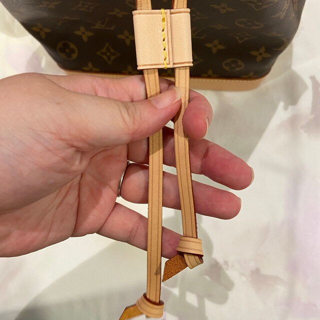 Mcraft® Handmade Vachetta Leather String Slide String Keeper 