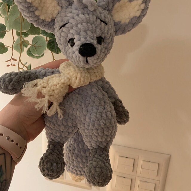 かぎ針編みのフェネックギツネのぬいぐるみパターン：あみぐるみ