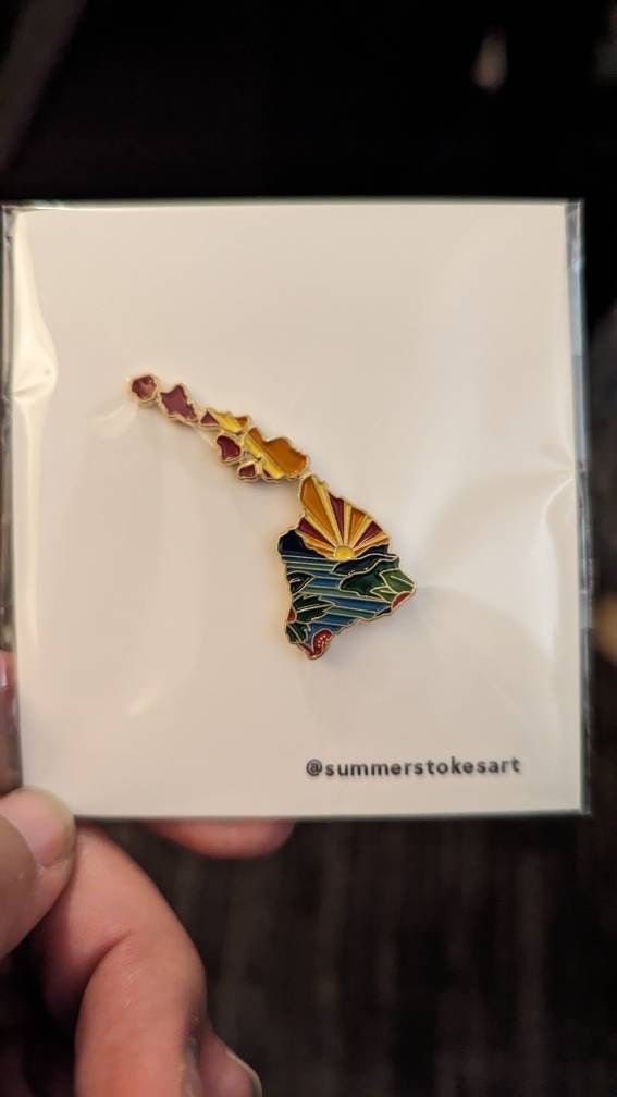 Hawaii Enamel Pin | Gold Soft Enamel Pin | Illustrated United State Pin | Butterfly Clasp | 1.25&quot;