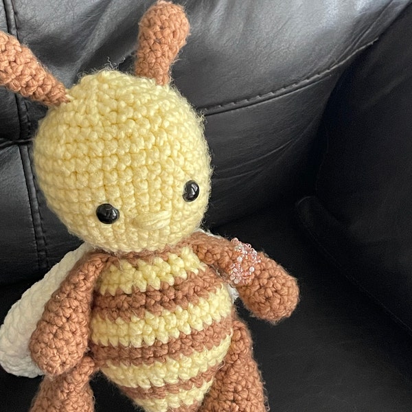 NO SEW Buzzy the Bee Crochet Pattern [ENGLISH Only] - Etsy