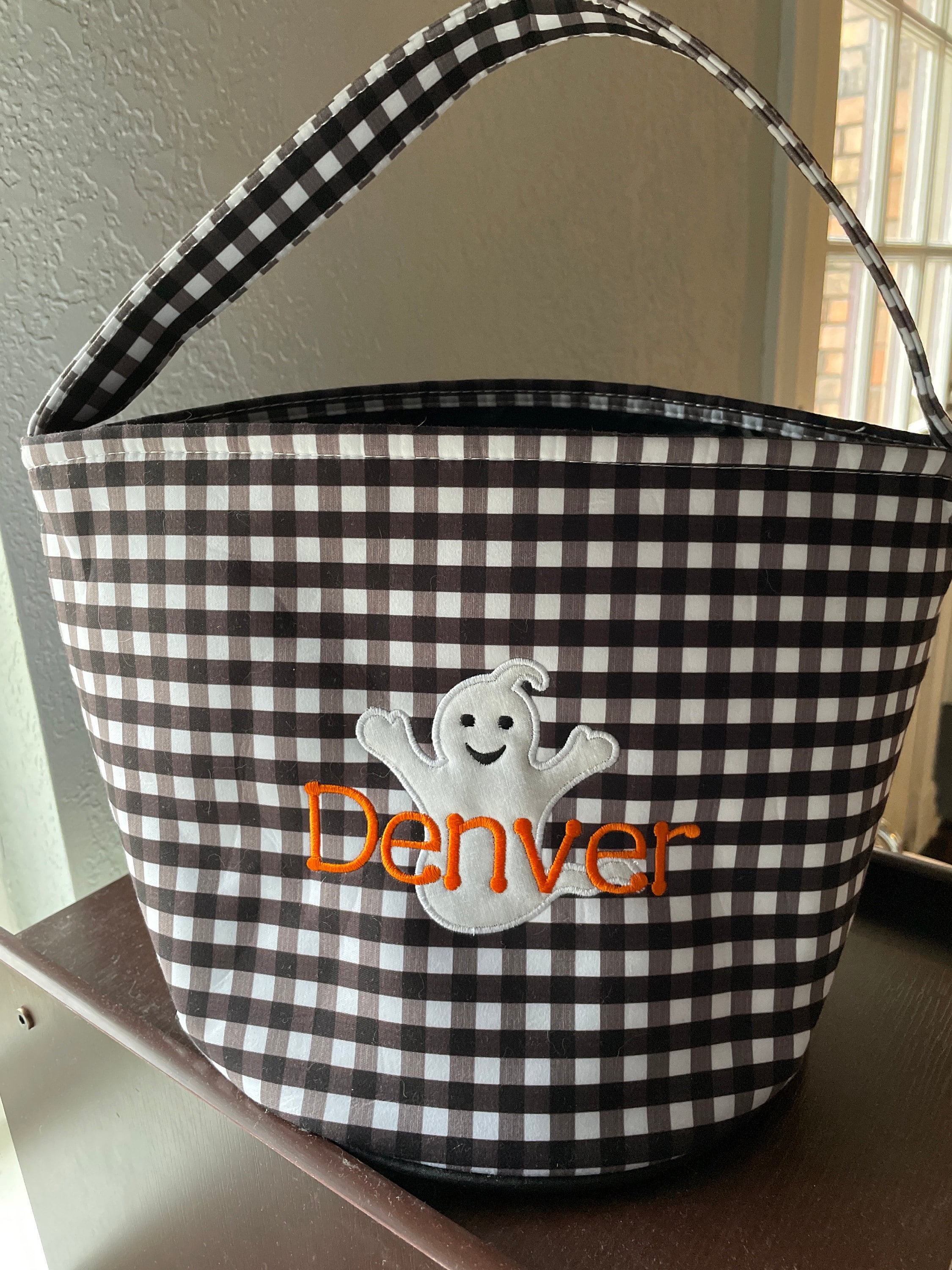 Trick or treat bag, Trick-or-treat bucket,  Halloween Bucket, Personalized, Halloween Basket, monogram, trick-or-treat, Halloween bag