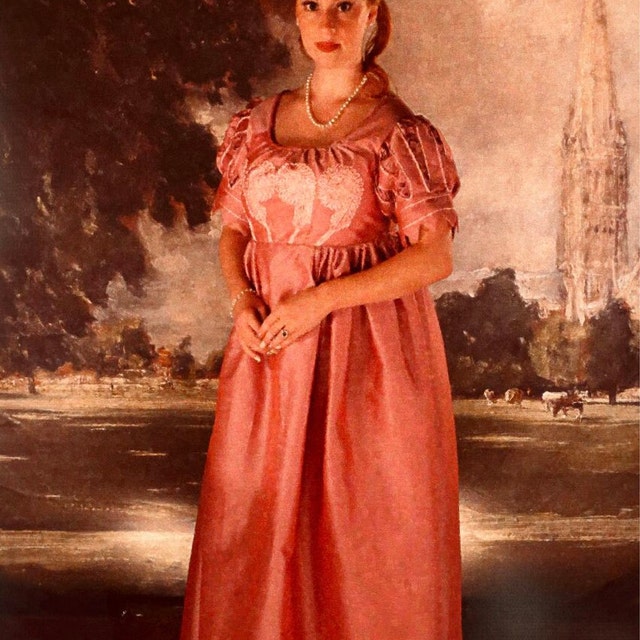 ダークローズシルクリージェンシードレス、1820年代のシルクガウン