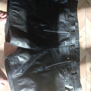 Men's Rear Zip Leather Shorts