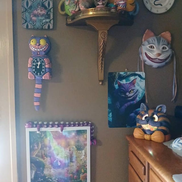 Purple Cheshire Cat Alice in Wonderland Kit-cat Klock© Custom