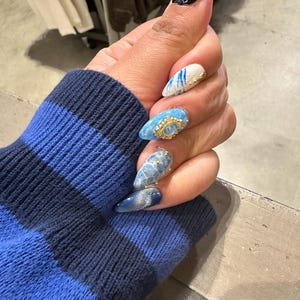 Azura added a photo of their purchase