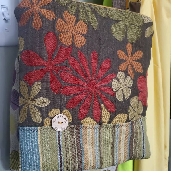 Novogratz Holiday in a Box Throw and Pillow Set