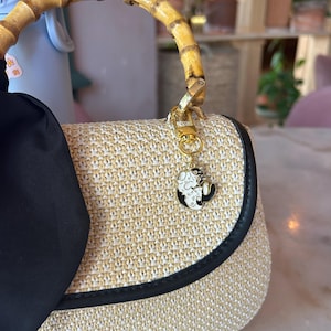 Alexa added a photo of their purchase